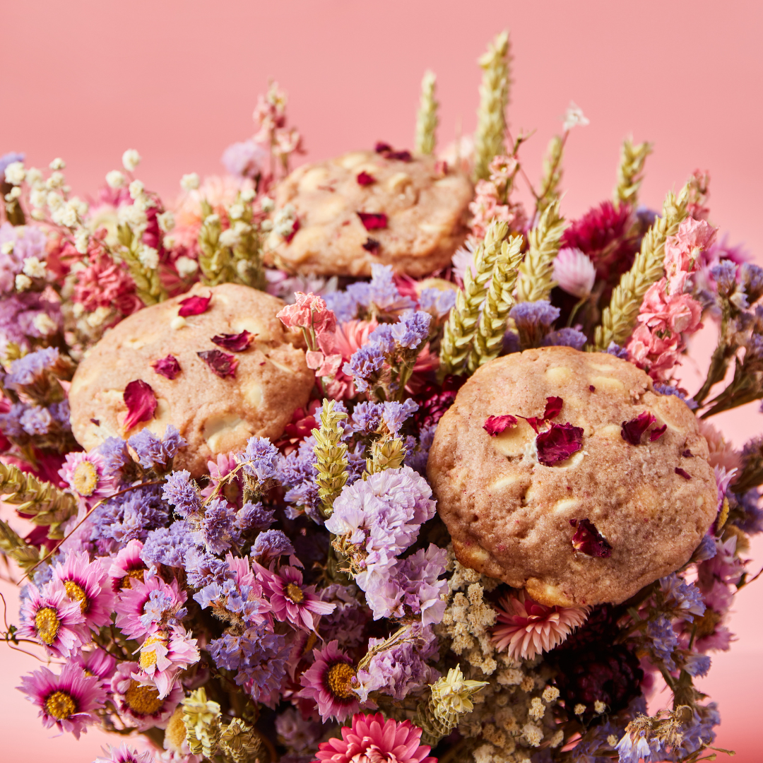 Monsieur Marguerite x Laura Todd : la rencontre entre fleurs séchées et cookies