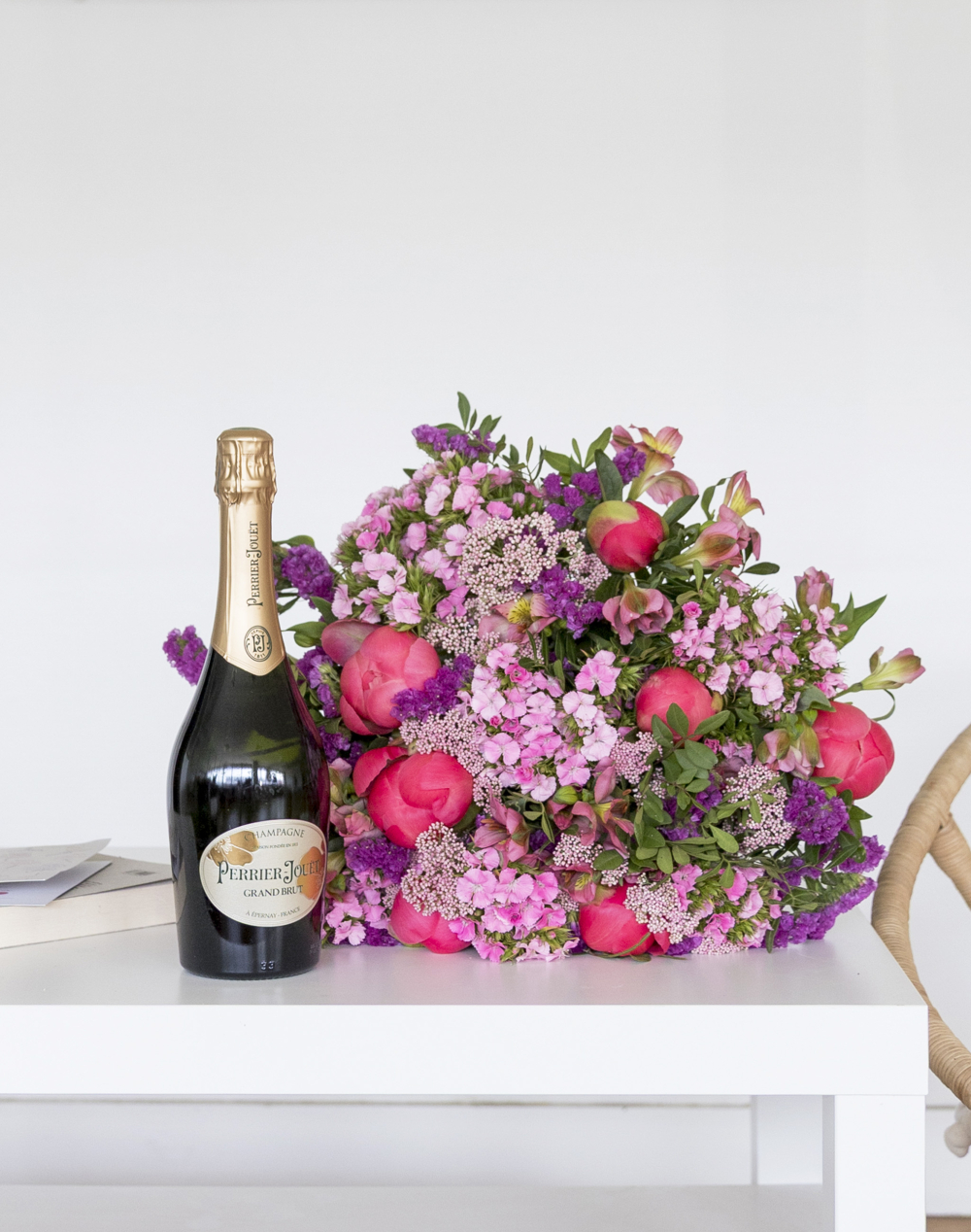 Duo Fleurs et Champagne Perrier-Jouët