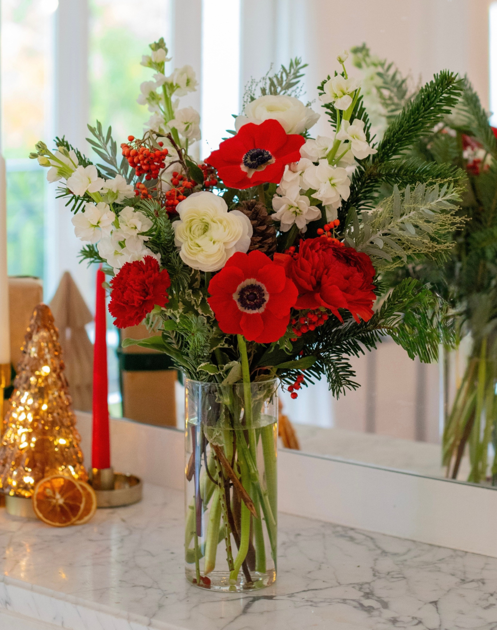 Bouquet de saison de Noël - rouge et blanc